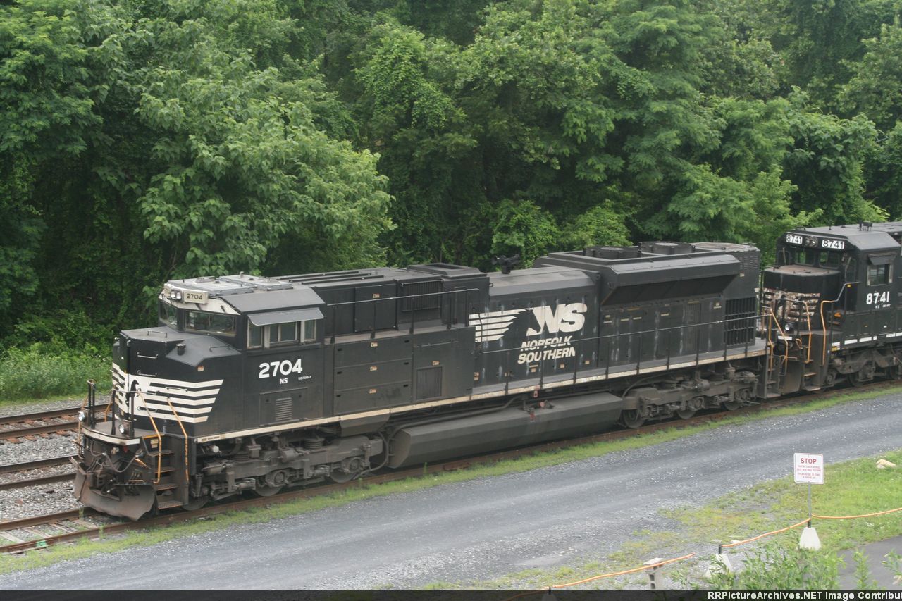 NS 2704